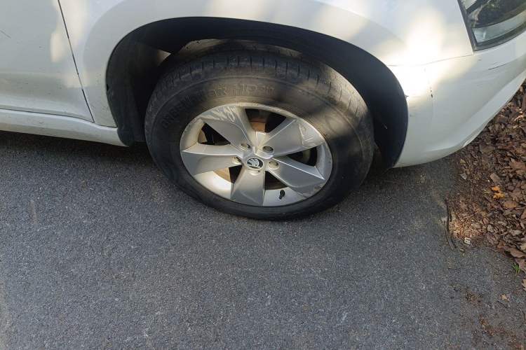 Used Skoda Yeti 2017 TSI280 DSG Advanced Edition Right Front Wheel Hub