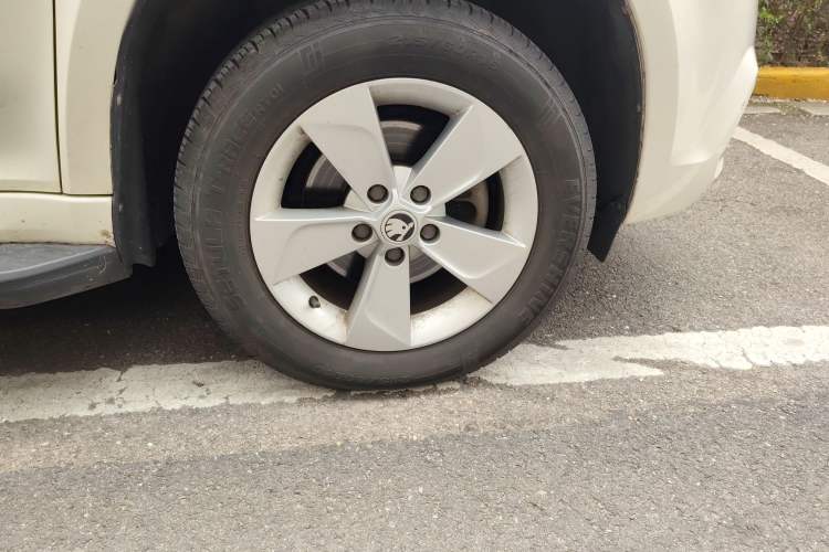 Used Skoda Yeti 2017 TSI280 DSG Car Enjoy Brothers Edition Right Front Wheel Hub