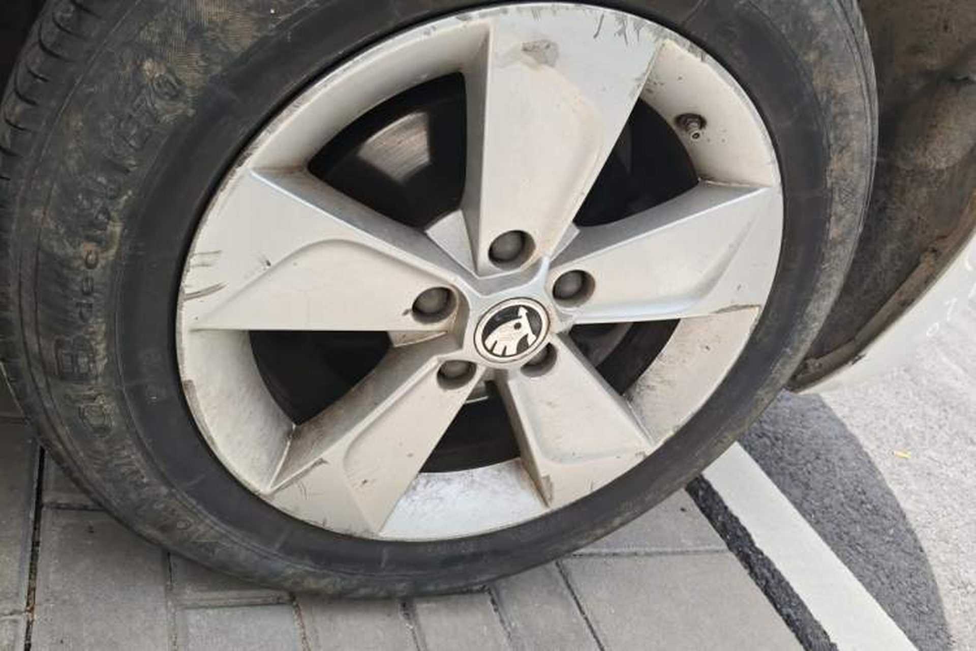 Used Skoda Yeti 2017 TSI280 DSG Advanced Edition Right Front Wheel Hub