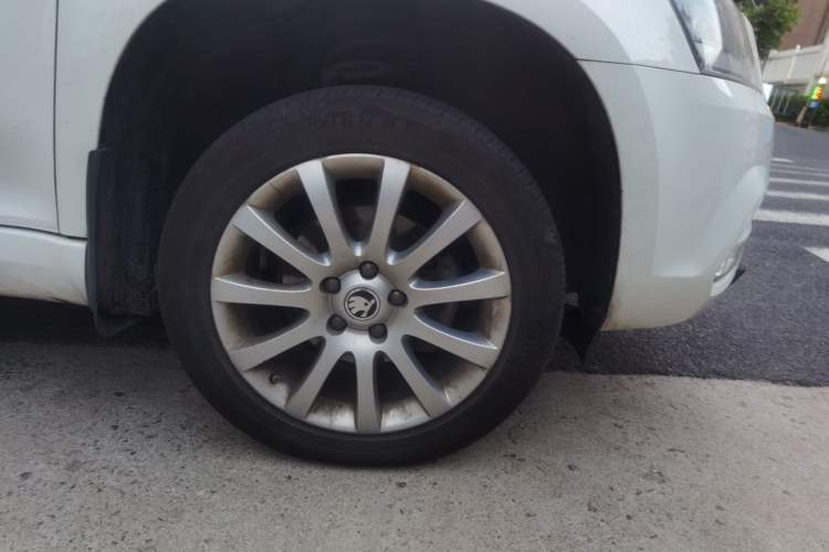 Used Skoda Yeti 2017 TSI280 DSG Innovation Edition Right Front Wheel Hub