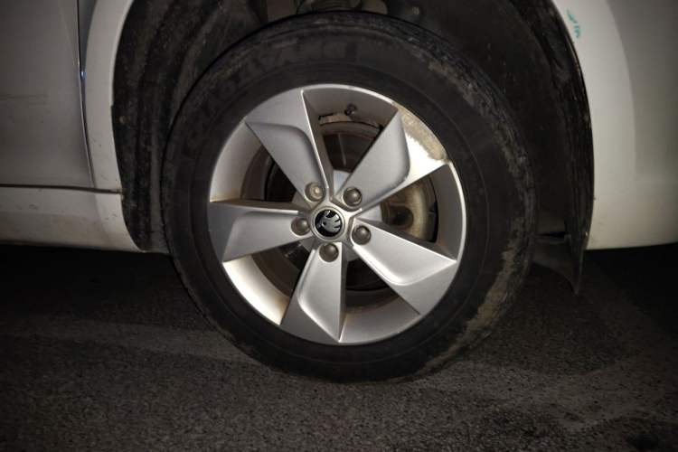 Used Skoda Yeti 2017 TSI280 DSG Car Enjoy Brothers Edition Right Front Wheel Hub