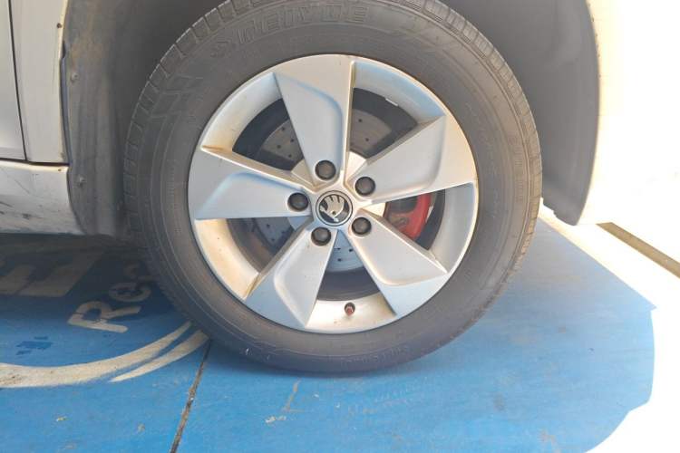 Used Skoda Yeti 2017 TSI280 DSG Car Enjoy Brothers Edition Right Front Wheel Hub