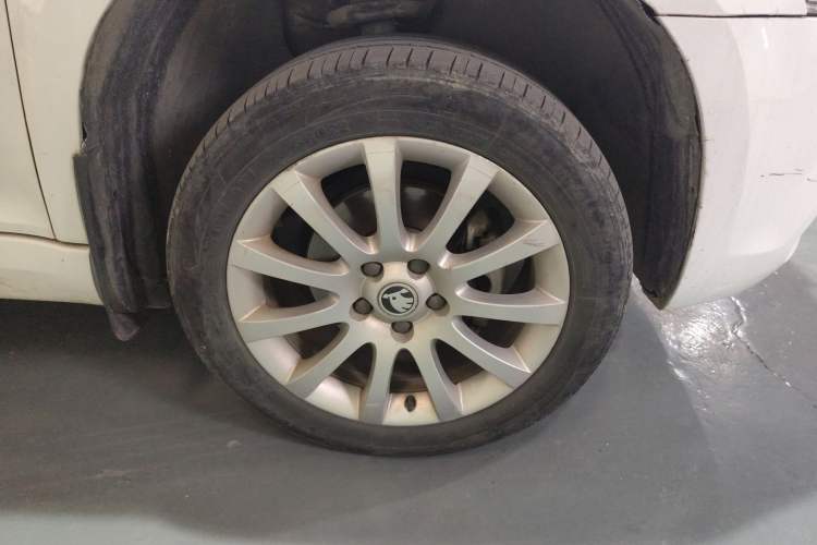 Used Skoda Yeti 2017 TSI280 DSG Innovation Edition Right Front Wheel Hub