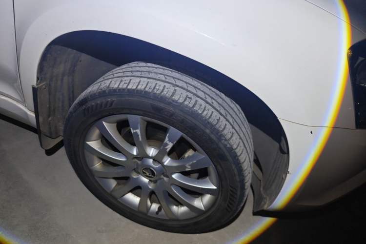 Used Skoda Yeti 2017 TSI280 DSG Innovation Edition Right Front Wheel Hub