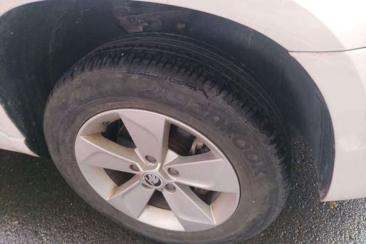 Used Skoda Yeti 2017 TSI280 DSG Advanced Edition Right Front Wheel Hub