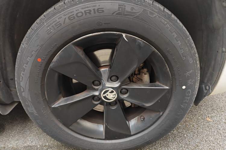 Used Skoda Yeti 2017 TSI280 DSG Car Enjoy Brothers Edition Right Front Wheel Hub