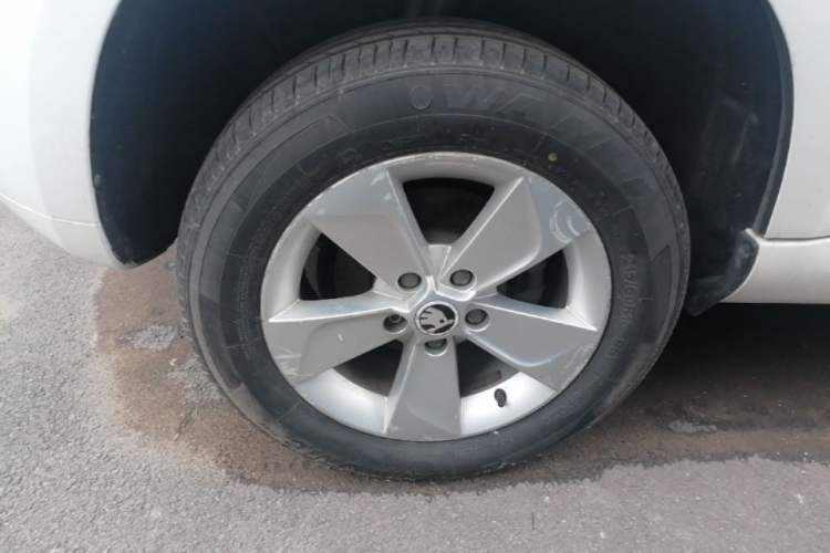 Used Skoda Yeti 2017 TSI280 DSG Advanced Edition Right Rear Wheel Hub