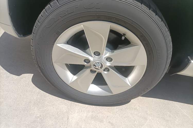 Used Skoda Yeti 2017 TSI280 DSG Advanced Edition Right Rear Wheel Hub