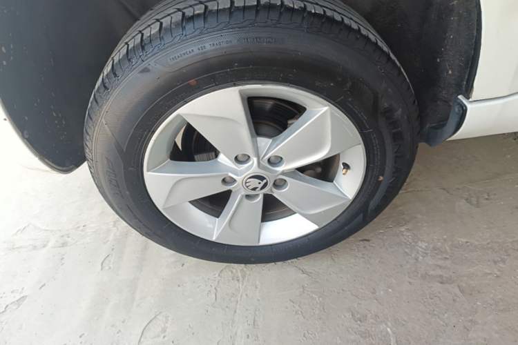 Used Skoda Yeti 2017 TSI280 DSG Advanced Edition Right Rear Wheel Hub