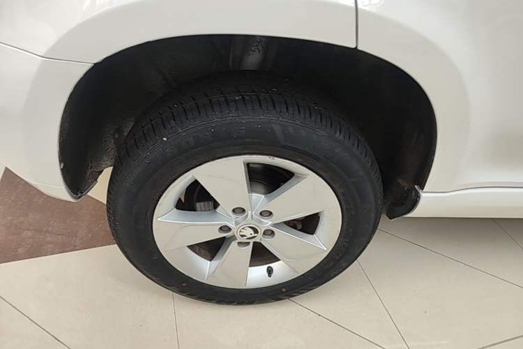 Used Skoda Yeti 2017 TSI280 DSG Advanced Edition Right Rear Wheel Hub