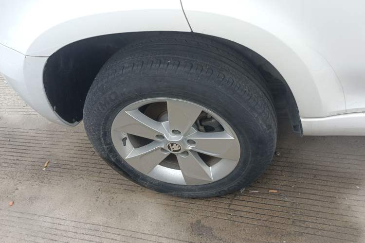 Used Skoda Yeti 2017 TSI280 DSG Advanced Edition Right Rear Wheel Hub
