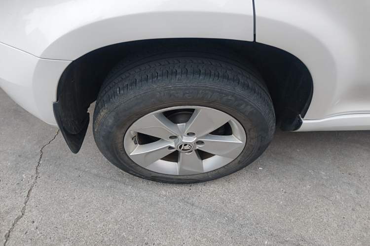 Used Skoda Yeti 2017 1.6L Manual Front-Wheel-Drive Version Right Rear Wheel Hub