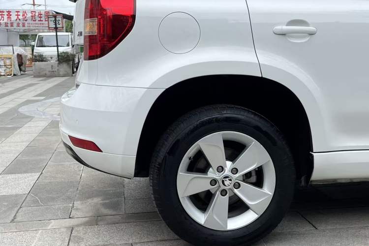 Used Skoda Yeti 2017 TSI280 DSG Car Enjoy Brothers Edition Right Rear Wheel Hub