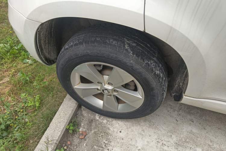 Used Skoda Yeti 2017 TSI280 DSG Advanced Edition Right Rear Wheel Hub