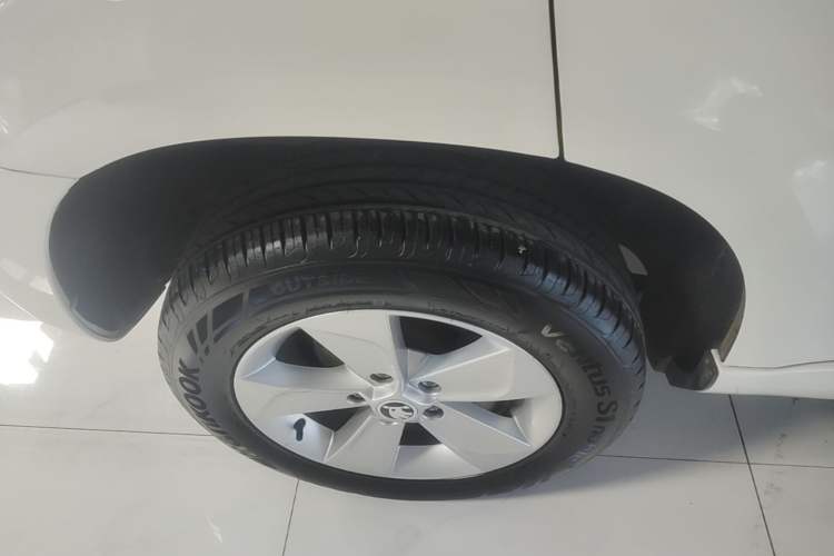 Used Skoda Yeti 2017 TSI280 DSG Advanced Edition Right Rear Wheel Hub