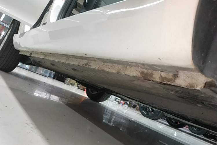 Used Skoda Yeti 2017 TSI280 DSG Advanced Edition Right Side Sill