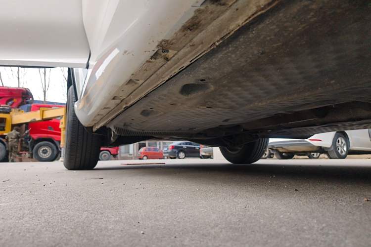 Used Skoda Yeti 2017 1.6L Manual Front-Wheel-Drive Version Right Side Sill