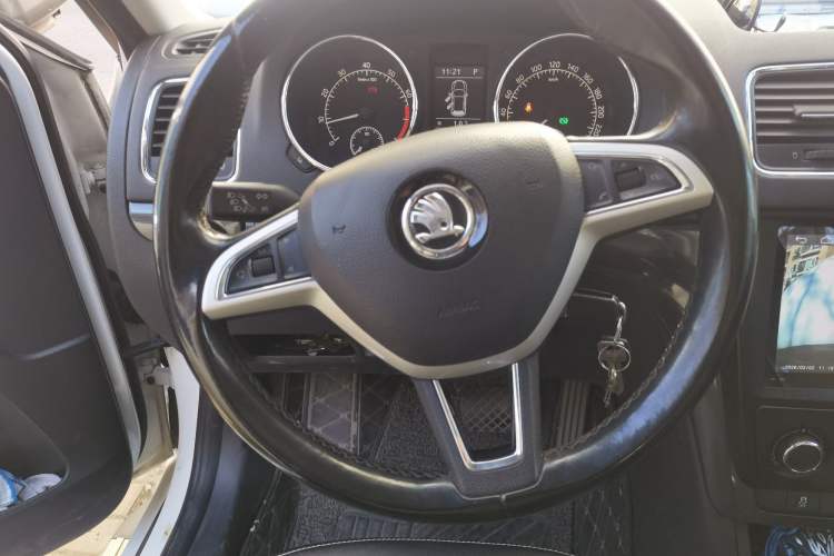 Used Skoda Yeti 2017 TSI280 DSG Car Enjoy Brothers Edition Steering Wheel