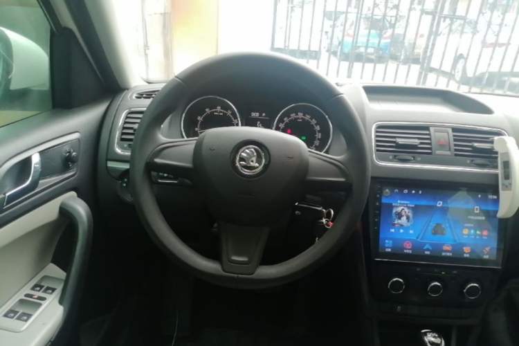 Used Skoda Yeti 2017 TSI280 DSG Advanced Edition Steering Wheel