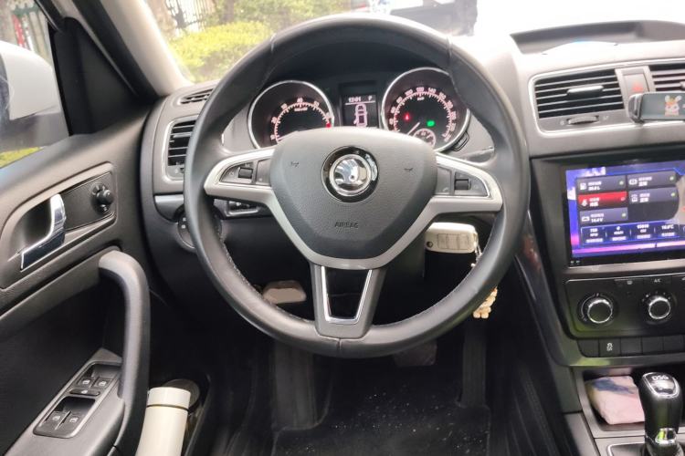 Used Skoda Yeti 2017 TSI280 DSG Car Enjoy Brothers Edition Steering Wheel