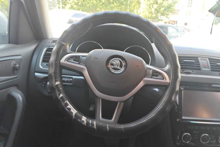 Used Skoda Yeti 2017 TSI280 DSG Innovation Edition Steering Wheel