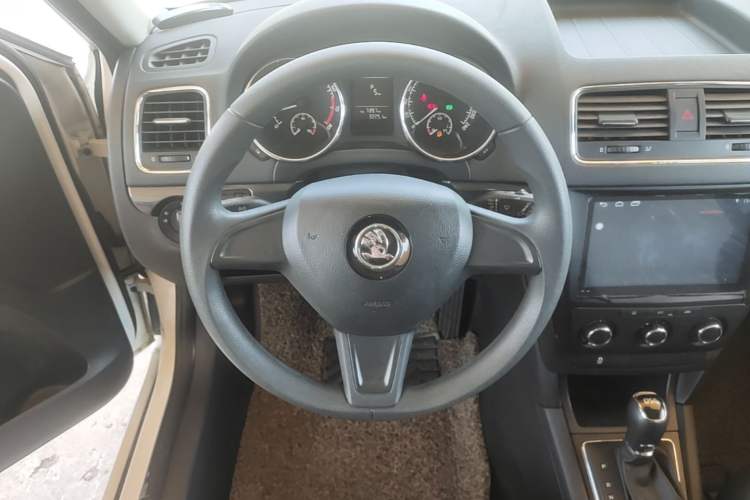 Used Skoda Yeti 2017 TSI280 DSG Advanced Edition Steering Wheel