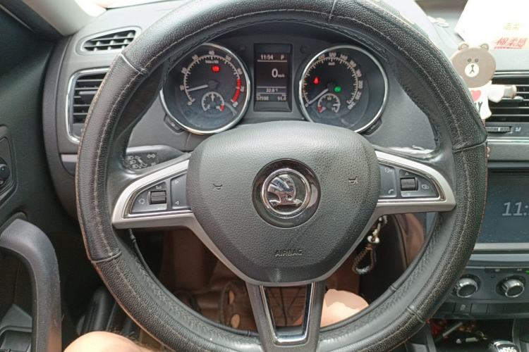 Used Skoda Yeti 2017 TSI280 DSG Car Enjoy Brothers Edition Steering Wheel