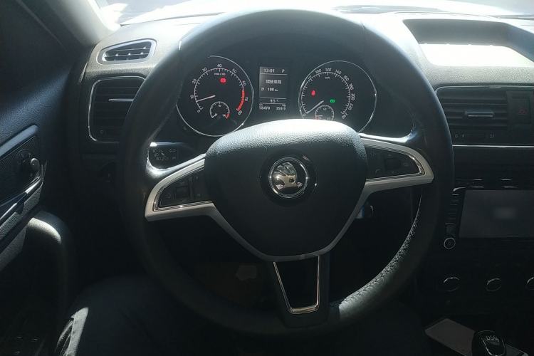 Used Skoda Yeti 2017 TSI280 DSG Car Enjoy Brothers Edition Steering Wheel