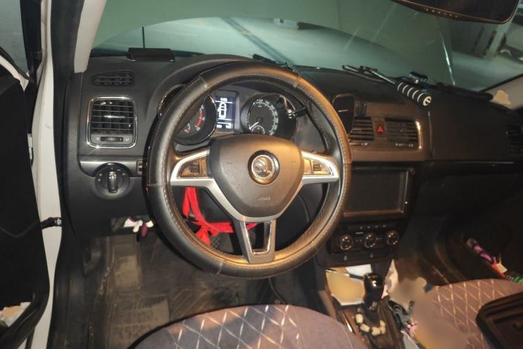 Used Skoda Yeti 2017 TSI280 DSG Innovation Edition Steering Wheel
