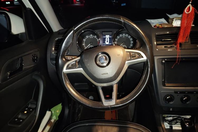 Used Skoda Yeti 2017 TSI280 DSG Car Enjoy Brothers Edition Steering Wheel