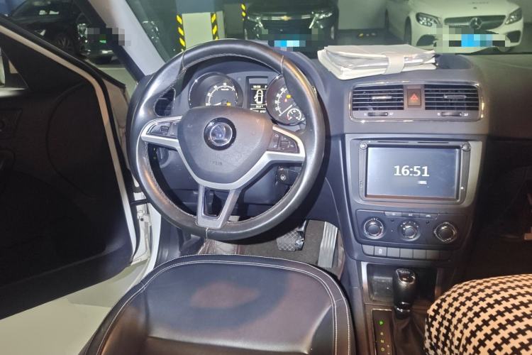 Used Skoda Yeti 2017 TSI280 DSG Car Enjoy Brothers Edition Steering Wheel