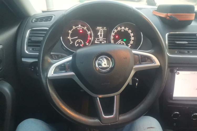 Used Skoda Yeti 2017 TSI280 DSG Car Enjoy Brothers Edition Steering Wheel