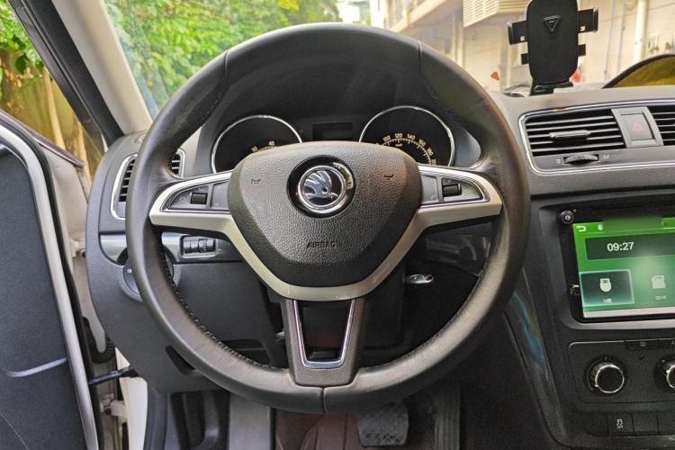 Used Skoda Yeti 2017 TSI280 DSG Car Enjoy Brothers Edition Steering Wheel