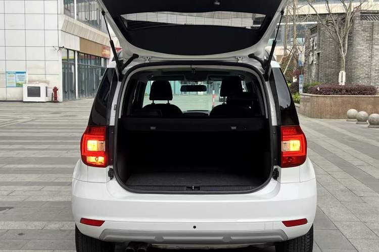 Used Skoda Yeti 2017 TSI280 DSG Advanced Edition Trunk