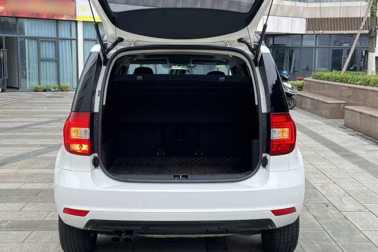 Used Skoda Yeti 2017 TSI280 DSG Car Enjoy Brothers Edition Trunk