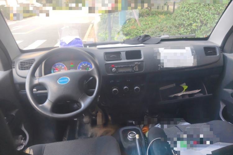 Used Skywell D07 Entrepreneur 2020 All-Electric Van Logistics Vehicle Standard Version with 41.21 kWh Lithium Iron Phosphate Battery Center Console