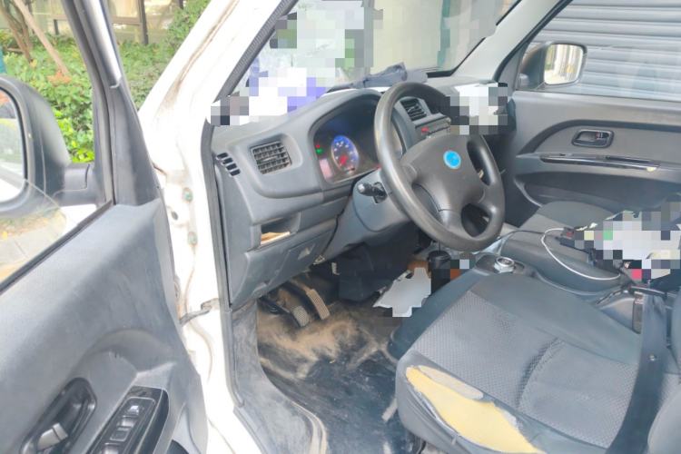 Used Skywell D07 Entrepreneur 2020 All-Electric Van Logistics Vehicle Standard Version with 41.21 kWh Lithium Iron Phosphate Battery Driver Seat