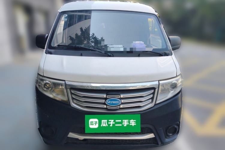 Used Skywell D07 Entrepreneur 2020 All-Electric Van Logistics Vehicle Standard Version with 41.21 kWh Lithium Iron Phosphate Battery Front
