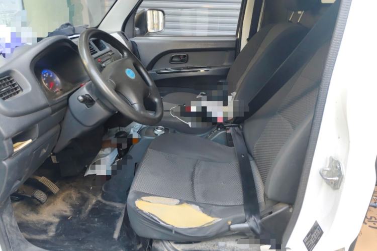 Used Skywell D07 Entrepreneur 2020 All-Electric Van Logistics Vehicle Standard Version with 41.21 kWh Lithium Iron Phosphate Battery Left Front Seat