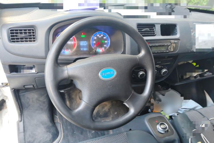 Used Skywell D07 Entrepreneur 2020 All-Electric Van Logistics Vehicle Standard Version with 41.21 kWh Lithium Iron Phosphate Battery Steering Wheel