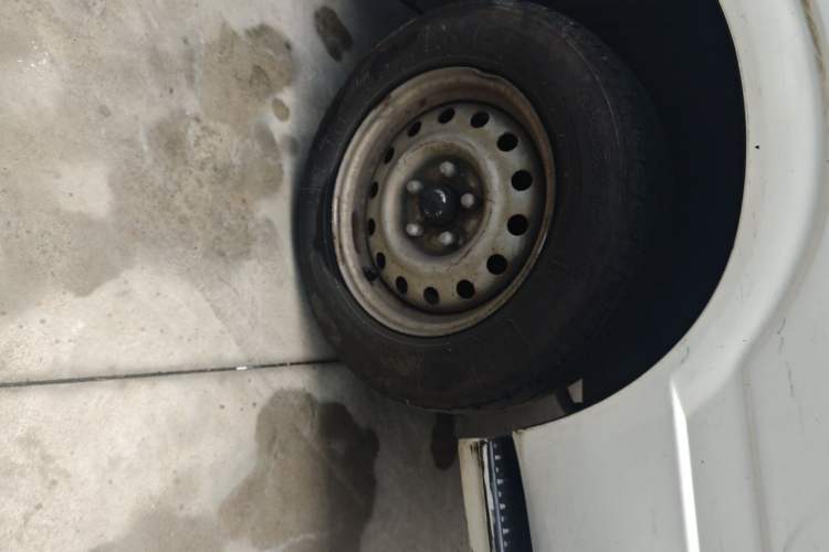 Used Skywell D10 2017 Sea Lion Pure Electric Van Right Front Wheel Hub