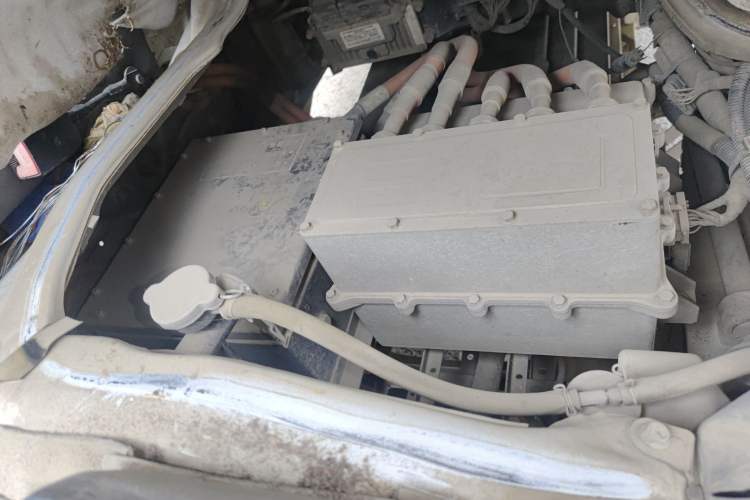 Used Skywell D10 2019 44.6 kWh High-Roof Pure Electric Van Engine Bay Right