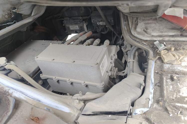 Used Skywell D10 2019 44.6 kWh High-Roof Pure Electric Van Engine Bay