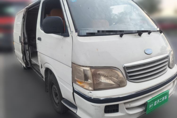 Used Skywell D10 2019 44.6 kWh Low-Roof Pure Electric Van Front Right 45 Deg
