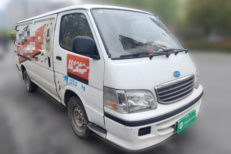 Used Skywell D10 2019 44.6 kWh High-Roof Pure Electric Van Front Right 45 Deg