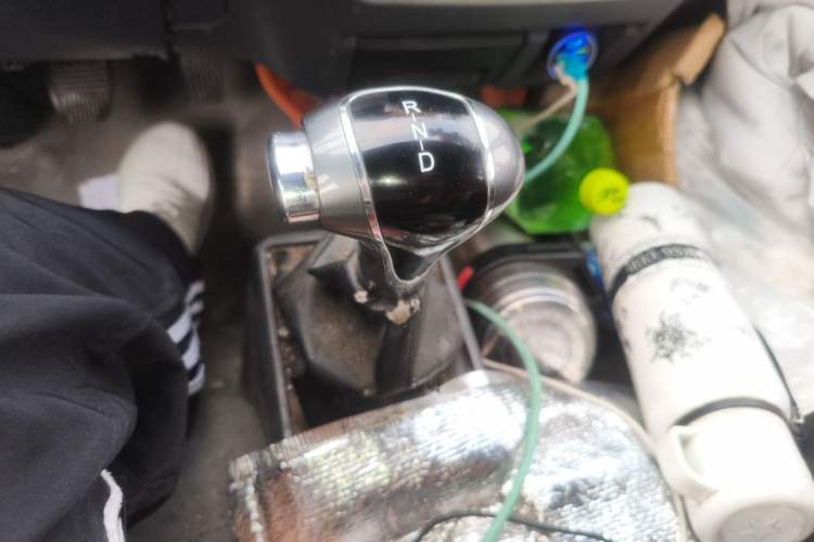 Used Skywell D10 2019 44.6 kWh Low-Roof Pure Electric Van Gear Lever