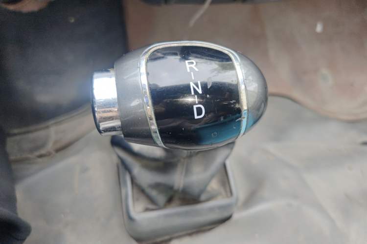 Used Skywell D10 2019 44.6 kWh High-Roof Pure Electric Van Gear Lever