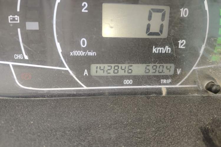 Used Skywell D10 2019 44.6 kWh High-Roof Pure Electric Van Odometer Close Up
