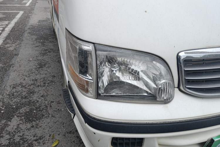 Used Skywell D10 2019 44.6 kWh High-Roof Pure Electric Van Right Front Headlight