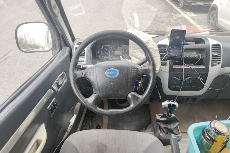 Used Skywell D10 2019 44.6 kWh High-Roof Pure Electric Van Steering Wheel